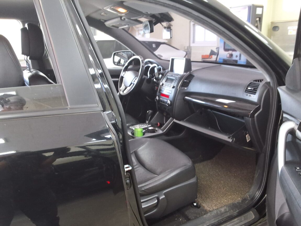 KIA SORENTO R DIESEL 2.0 2WD TLX LUXURY MODEL 2010 - zdjęcie 15