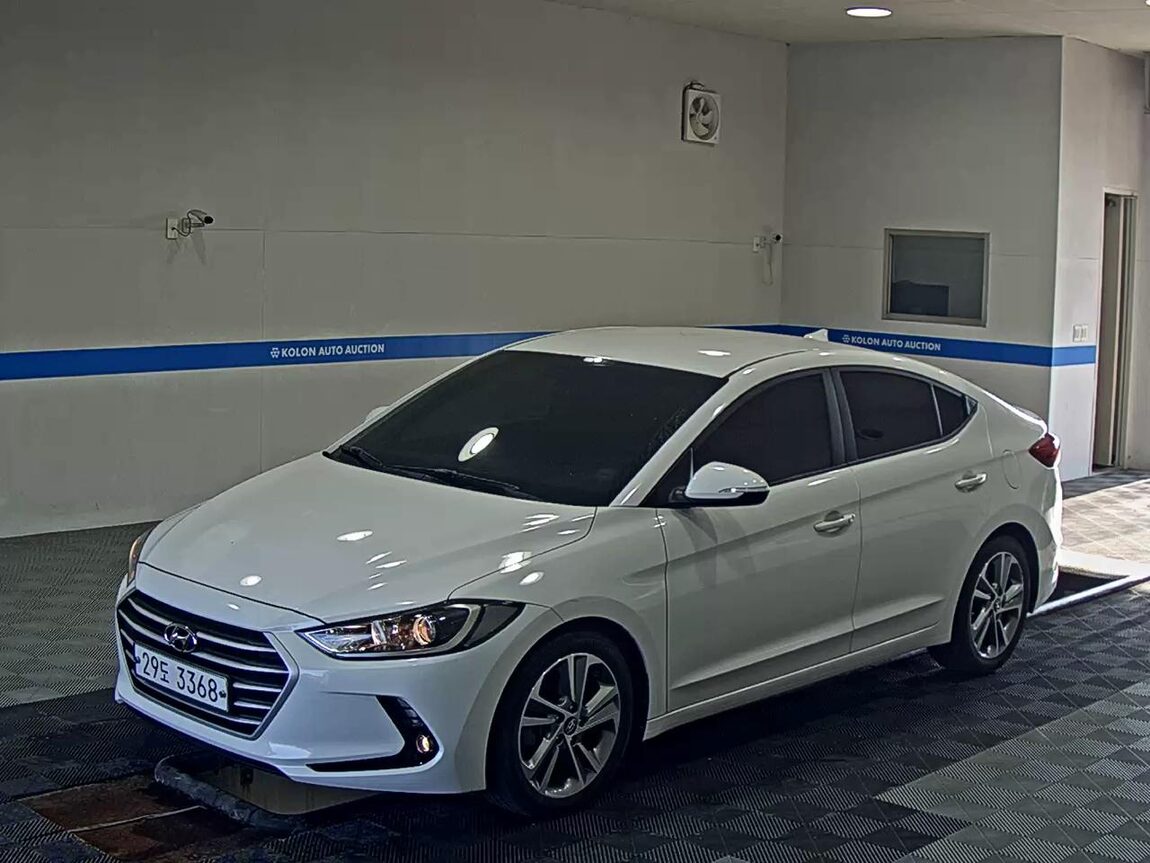 HYUNDAI AVANTE AD 1.6 GDi VALUE PLUS 2018 - zdjęcie 2