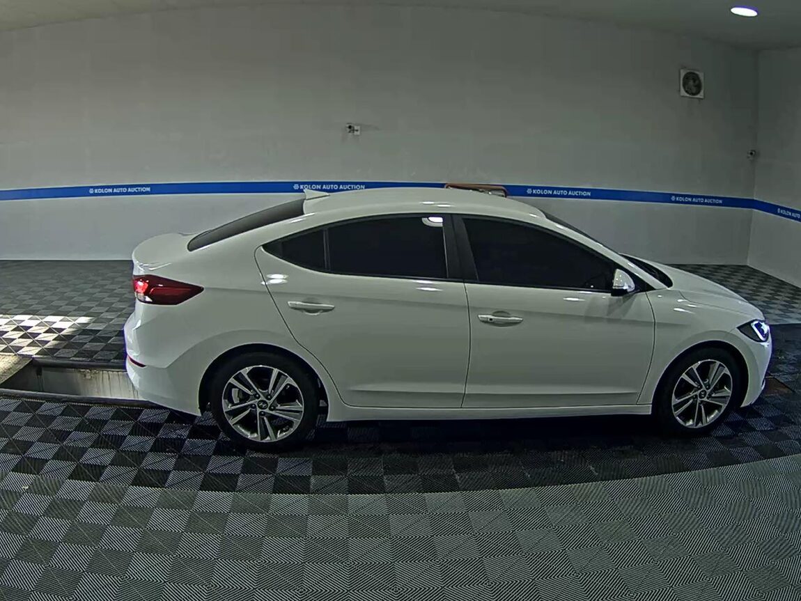 HYUNDAI AVANTE AD 1.6 GDi VALUE PLUS 2018 - zdjęcie 4