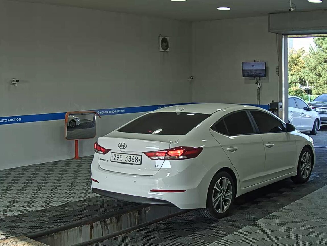 HYUNDAI AVANTE AD 1.6 GDi VALUE PLUS 2018 - zdjęcie 5