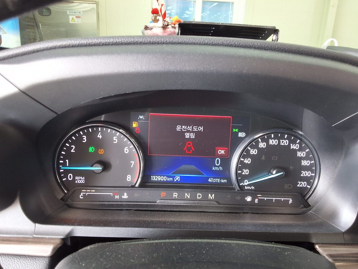 FORD EXPLORER (6TH GEN) 2.3 AWD LIMITED 2020 - zdjęcie 10