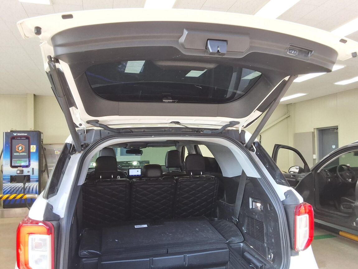 FORD EXPLORER (6TH GEN) 2.3 AWD LIMITED 2020 - zdjęcie 16