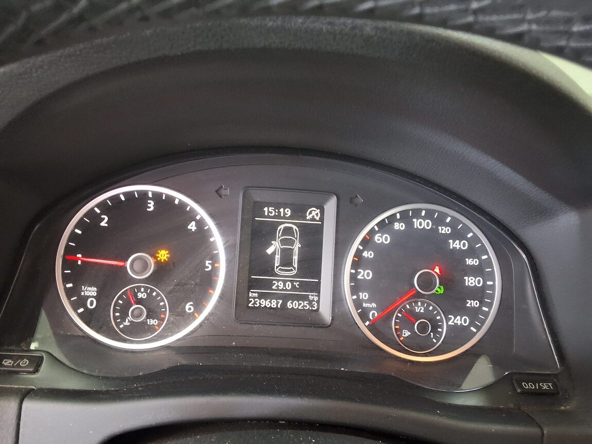 VOLKSWAGEN TIGUAN 2.0 TDI BLUEMOTION COMFORT 2014 - zdjęcie 10