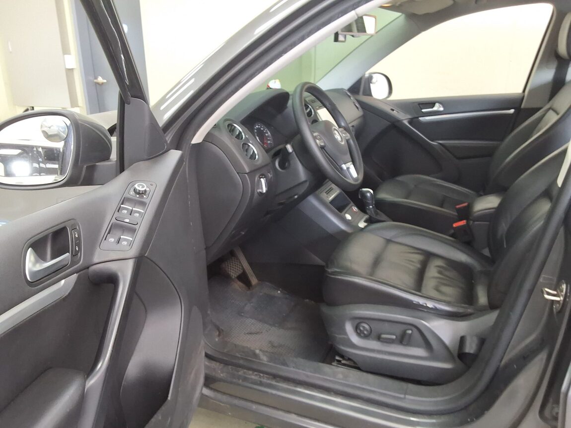 VOLKSWAGEN TIGUAN 2.0 TDI BLUEMOTION COMFORT 2014 - zdjęcie 11