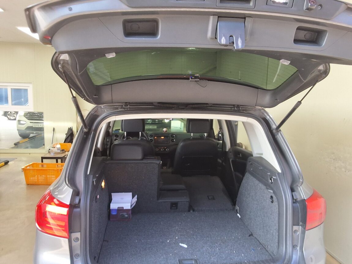 VOLKSWAGEN TIGUAN 2.0 TDI BLUEMOTION COMFORT 2014 - zdjęcie 16