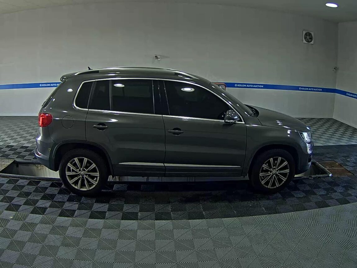 VOLKSWAGEN TIGUAN 2.0 TDI BLUEMOTION COMFORT 2014 - zdjęcie 4
