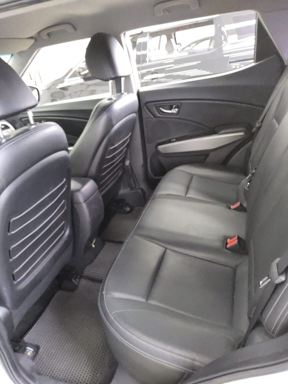 KG MOBILITY (SSANGYONG) TIVOLI GASOLINE 2WD VX 2015 - zdjęcie 12