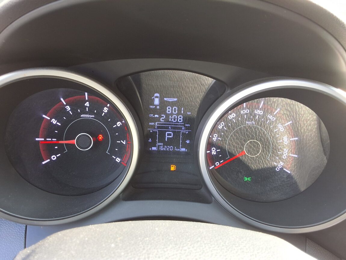 KG MOBILITY (SSANGYONG) TIVOLI GASOLINE 2WD VX 2015 - zdjęcie 9