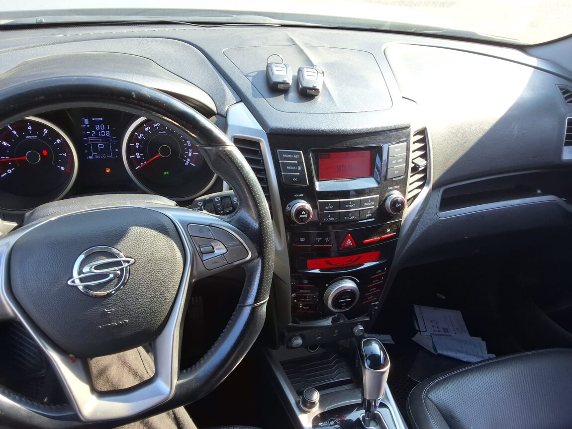 KG MOBILITY (SSANGYONG) TIVOLI GASOLINE 2WD VX 2015 - zdjęcie 11