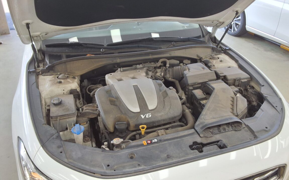 HYUNDAI GRANDEUR IG 3.0 LPi RENTAL CAR MODERN 2018 - zdjęcie 21