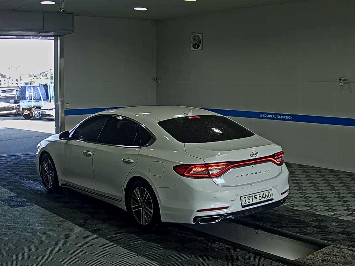 HYUNDAI GRANDEUR IG 3.0 LPi RENTAL CAR MODERN 2018 - zdjęcie 6