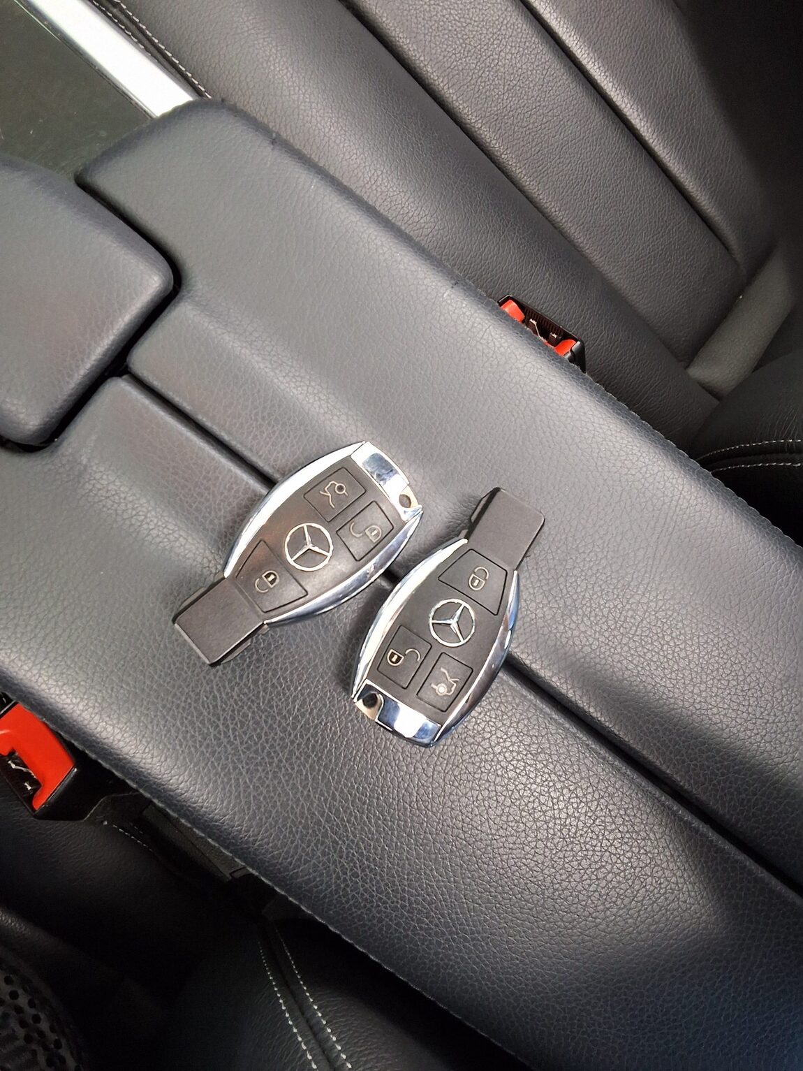 MERCEDES-BENZ E-CLASS (4TH GEN) E220 CDI BLUETEC AVANTGARDE 2016 - zdjęcie 18