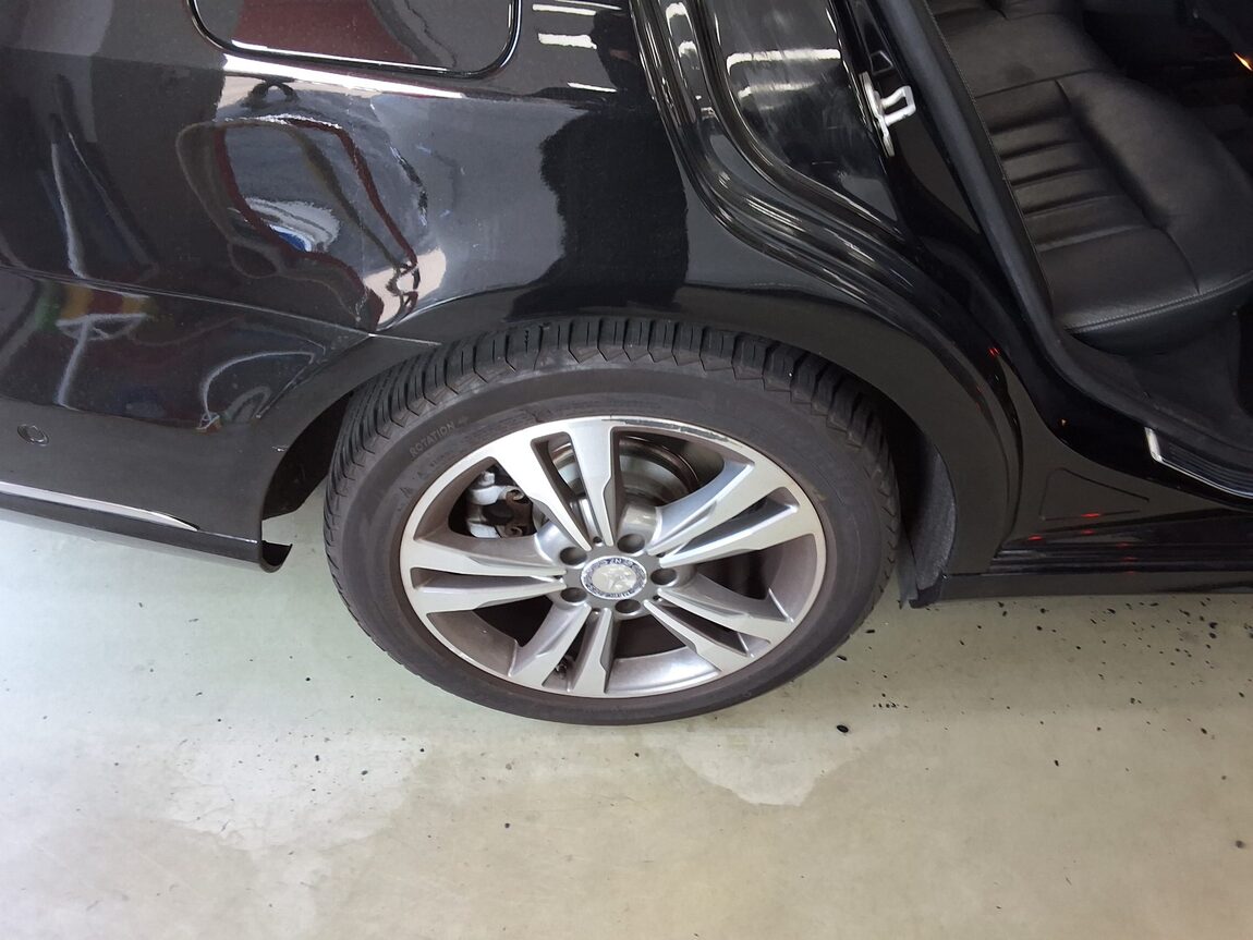 MERCEDES-BENZ E-CLASS (4TH GEN) E220 CDI BLUETEC AVANTGARDE 2016 - zdjęcie 25