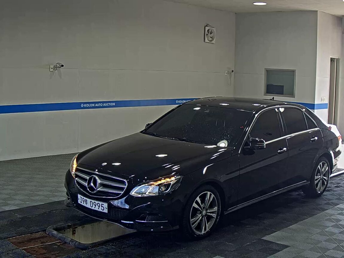 MERCEDES-BENZ E-CLASS (4TH GEN) E220 CDI BLUETEC AVANTGARDE 2016 - zdjęcie 2