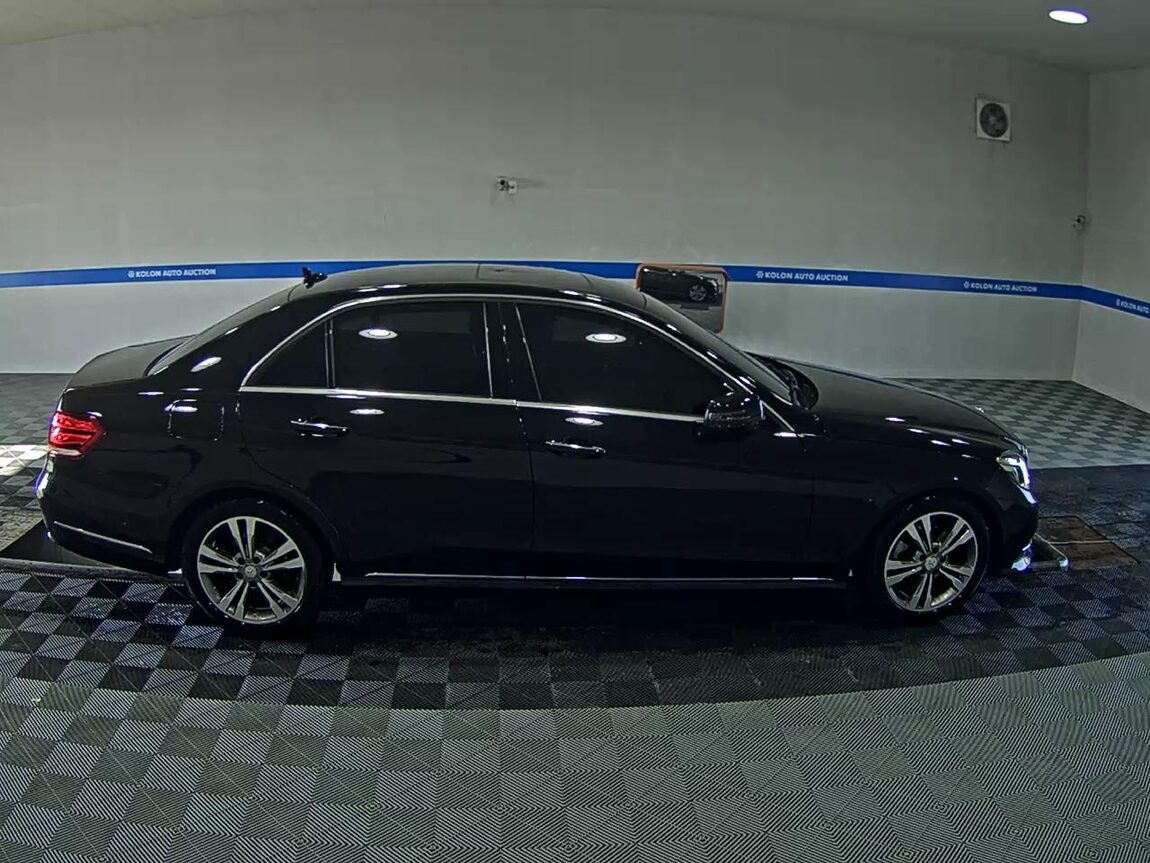 MERCEDES-BENZ E-CLASS (4TH GEN) E220 CDI BLUETEC AVANTGARDE 2016 - zdjęcie 4