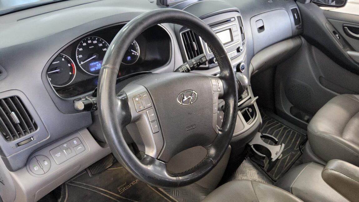 HYUNDAI THE NEW GRAND STAREX 11-SEATER DIESEL MODERN 2021 - zdjęcie 11