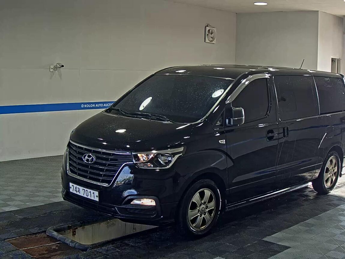 HYUNDAI THE NEW GRAND STAREX 11-SEATER DIESEL MODERN 2021 - zdjęcie 2