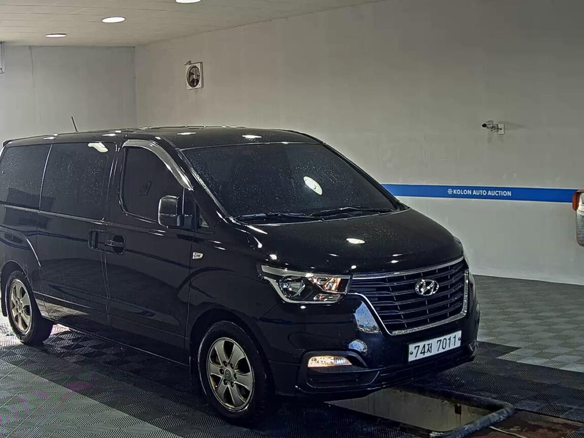 HYUNDAI THE NEW GRAND STAREX 11-SEATER DIESEL MODERN 2021 - zdjęcie 3