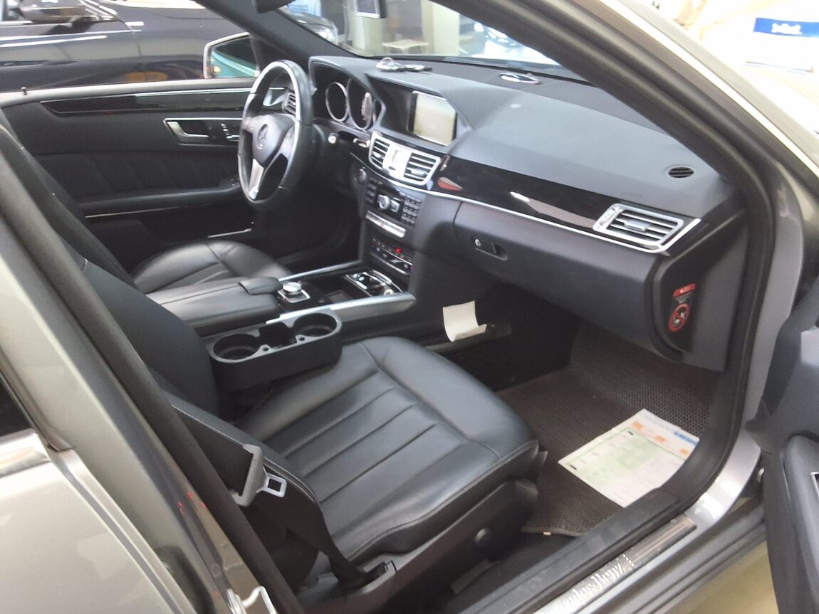 MERCEDES-BENZ E-CLASS (4TH GEN) E250 CDI 4MATIC 2014 - zdjęcie 15