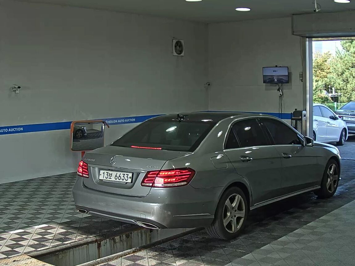 MERCEDES-BENZ E-CLASS (4TH GEN) E250 CDI 4MATIC 2014 - zdjęcie 5