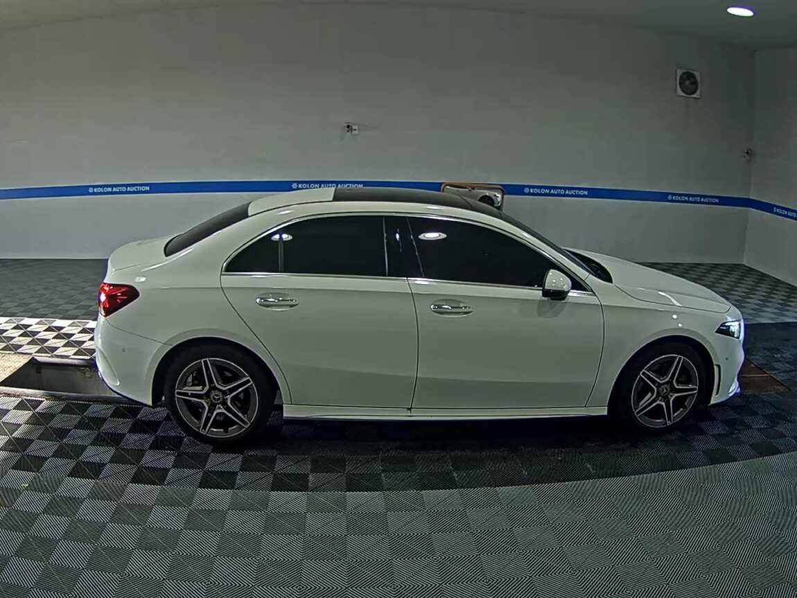 MERCEDES-BENZ A-CLASS (4TH GEN) A250 4MATIC SEDAN 2023 - zdjęcie 4