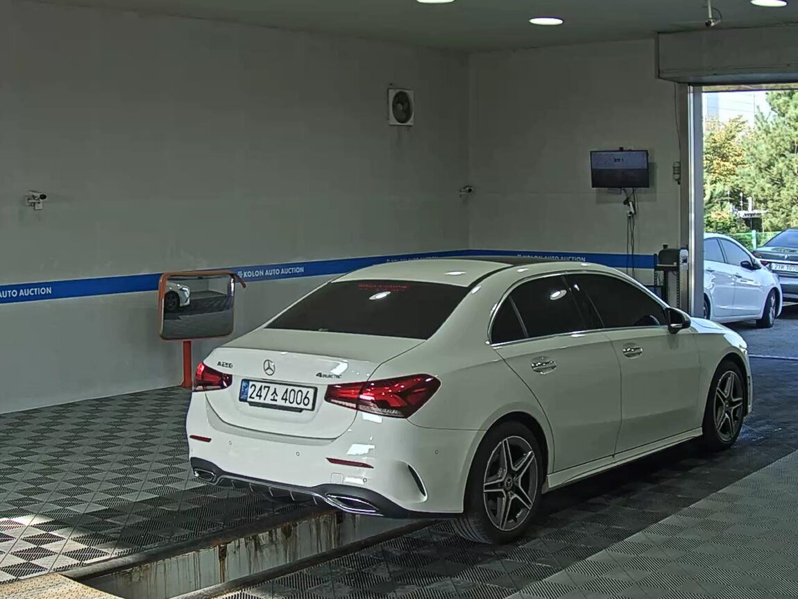 MERCEDES-BENZ A-CLASS (4TH GEN) A250 4MATIC SEDAN 2023 - zdjęcie 5
