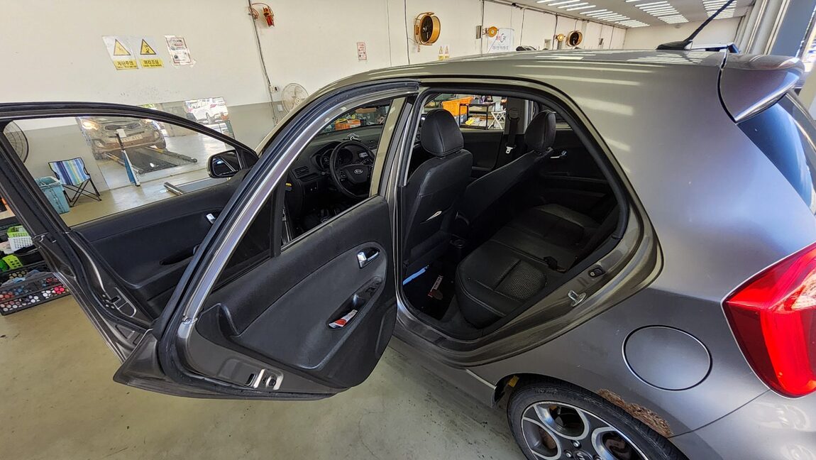 KIA ALL NEW MORNING GASOLINE LUXURY 2012 - zdjęcie 12