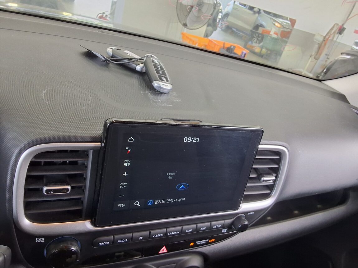 HYUNDAI VENUE 1.6 GASOLINE SMART 2020 - zdjęcie 18