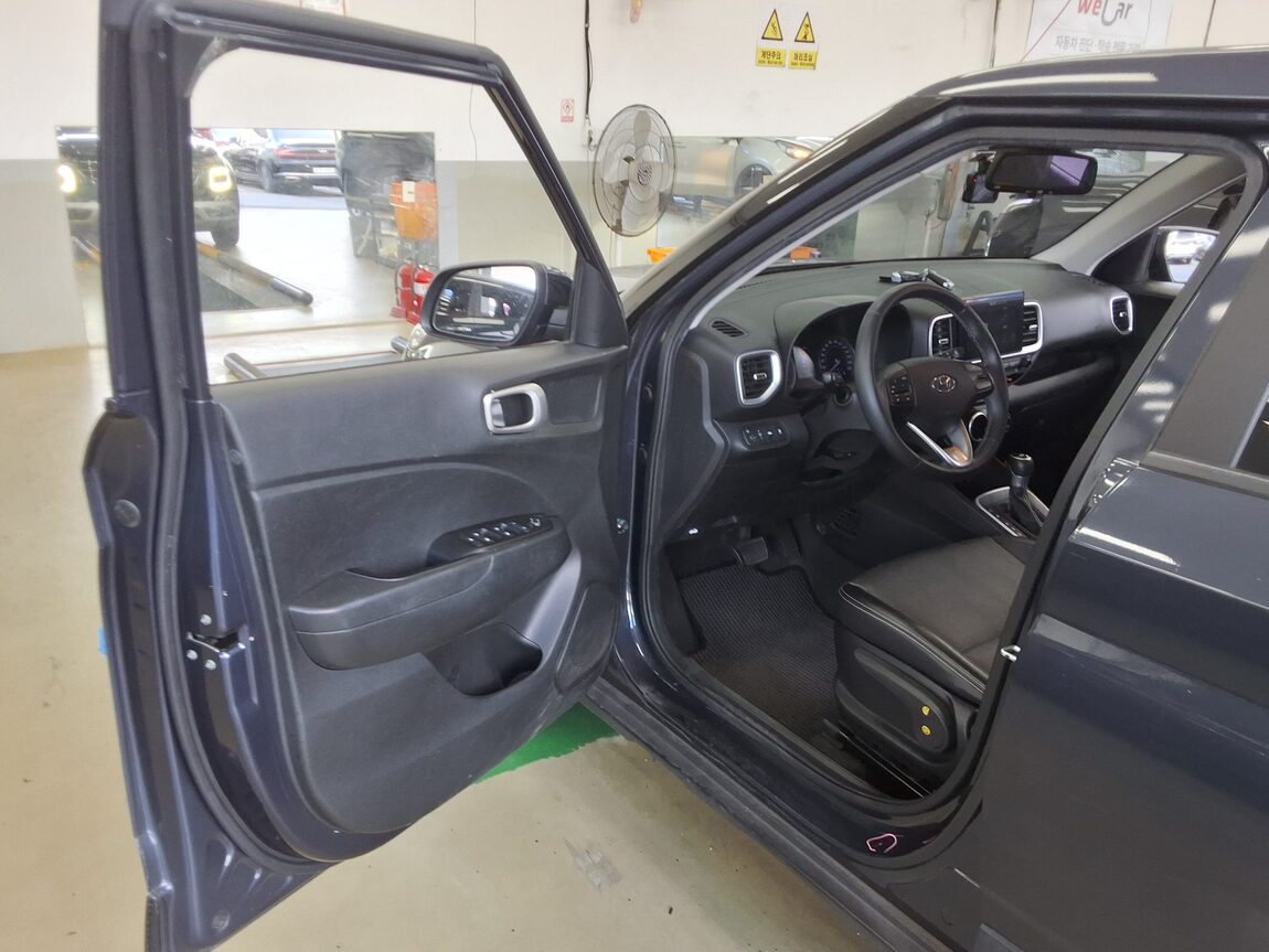 HYUNDAI VENUE 1.6 GASOLINE SMART 2020 - zdjęcie 10