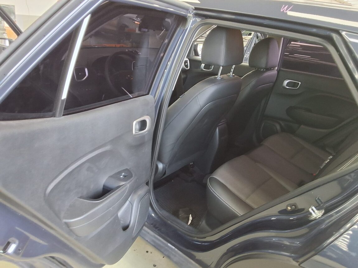 HYUNDAI VENUE 1.6 GASOLINE SMART 2020 - zdjęcie 12