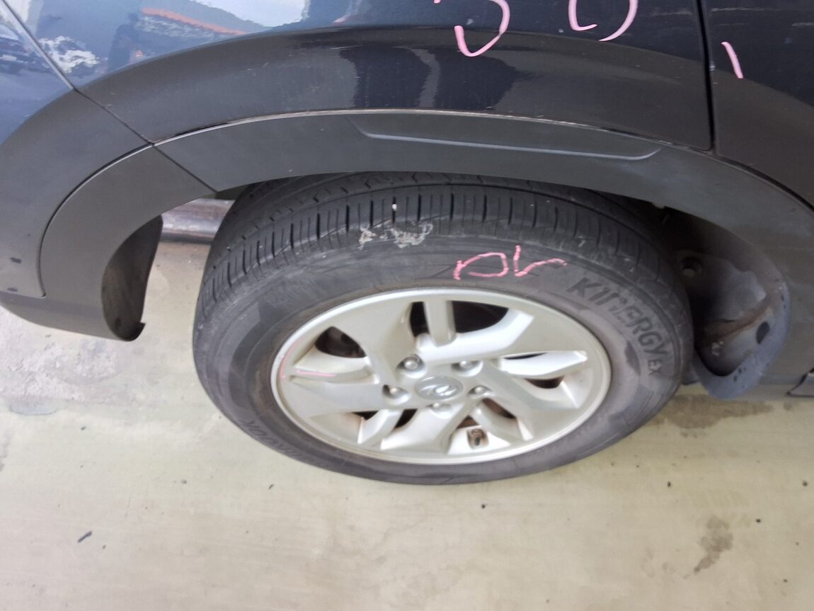 HYUNDAI VENUE 1.6 GASOLINE SMART 2020 - zdjęcie 25