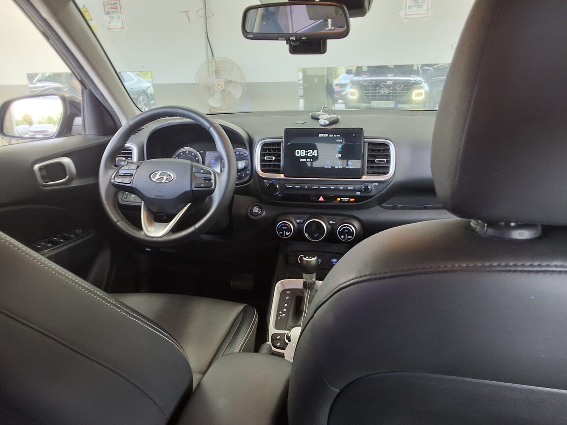 HYUNDAI VENUE 1.6 GASOLINE SMART 2020 - zdjęcie 11