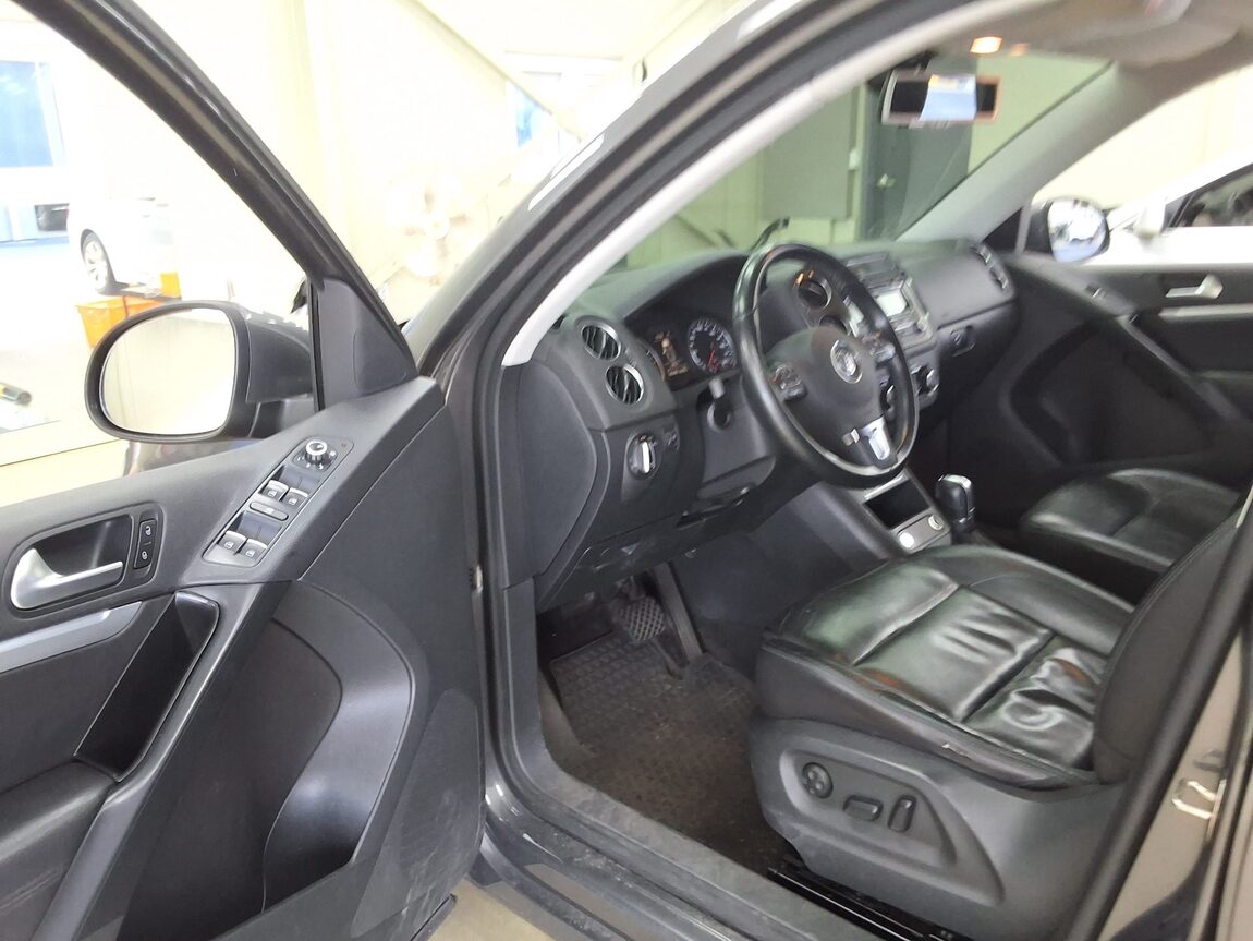 VOLKSWAGEN TIGUAN 2.0 TDI BLUEMOTION 2015 - zdjęcie 11