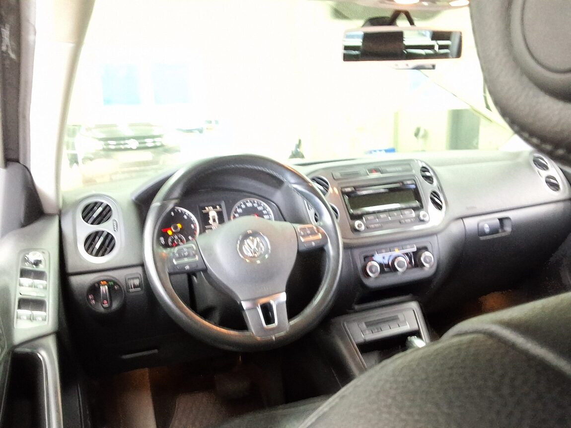 VOLKSWAGEN TIGUAN 2.0 TDI BLUEMOTION 2015 - zdjęcie 12