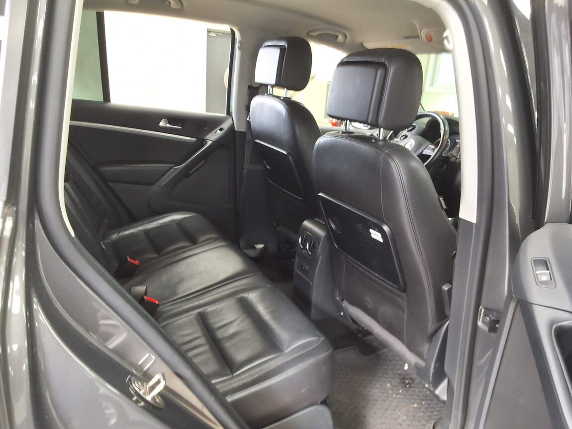 VOLKSWAGEN TIGUAN 2.0 TDI BLUEMOTION 2015 - zdjęcie 14
