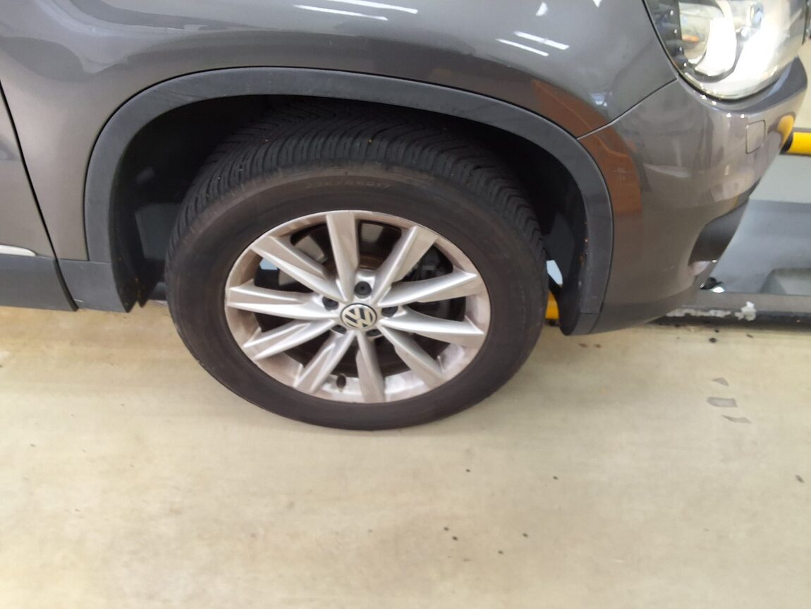VOLKSWAGEN TIGUAN 2.0 TDI BLUEMOTION 2015 - zdjęcie 21