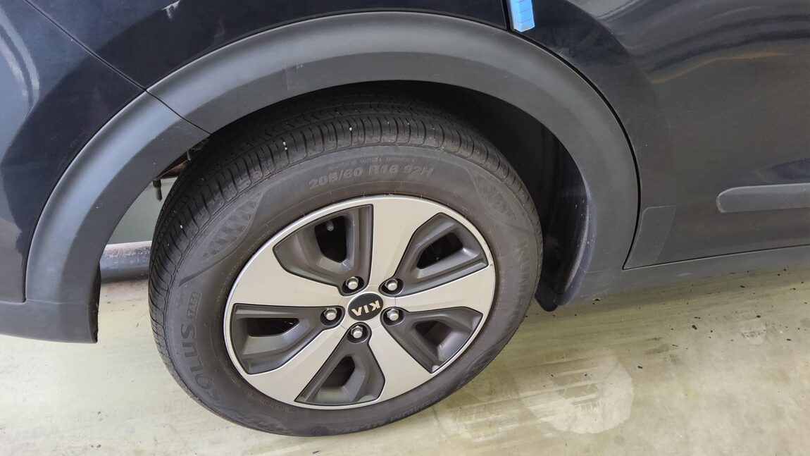 KIA NIRO 1.6 HYBRID PRESTIGE 2017 - zdjęcie 24