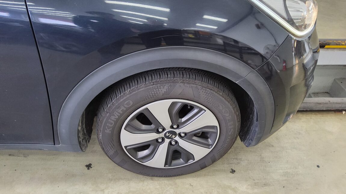 KIA NIRO 1.6 HYBRID PRESTIGE 2017 - zdjęcie 23