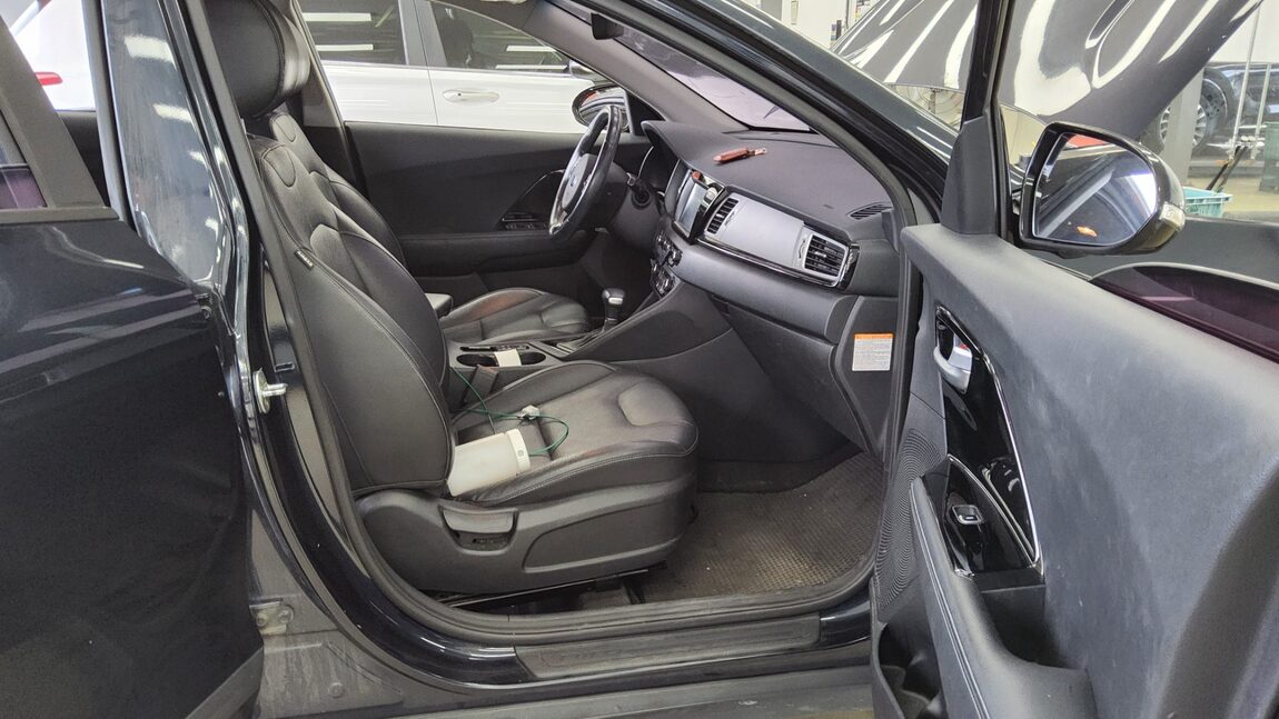 KIA NIRO 1.6 HYBRID PRESTIGE 2017 - zdjęcie 14
