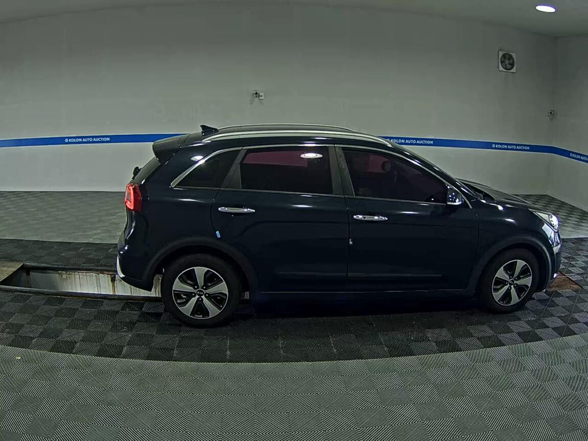 KIA NIRO 1.6 HYBRID PRESTIGE 2017 - zdjęcie 4
