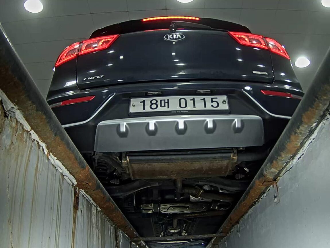 KIA NIRO 1.6 HYBRID PRESTIGE 2017 - zdjęcie 8