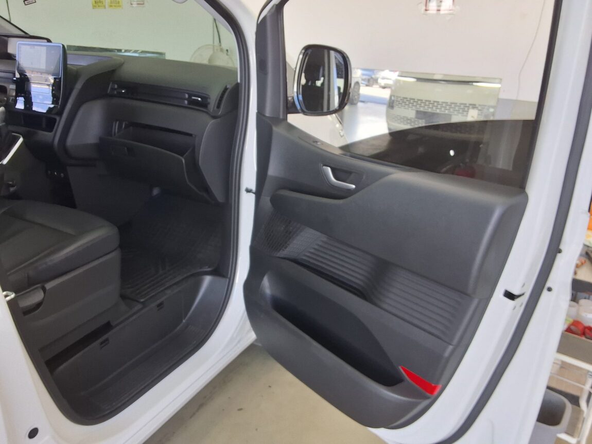 HYUNDAI STARIA 2.2 DIESEL TOURER 9-SEATER 2WD MODERN 2025 - zdjęcie 14