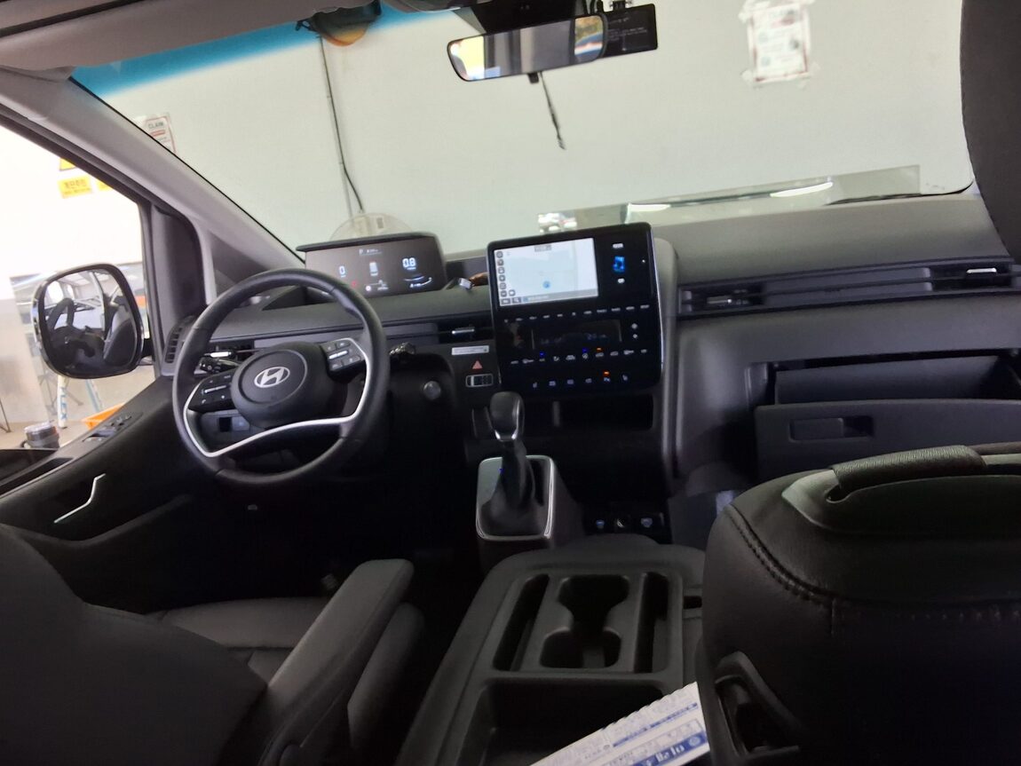 HYUNDAI STARIA 2.2 DIESEL TOURER 9-SEATER 2WD MODERN 2025 - zdjęcie 11