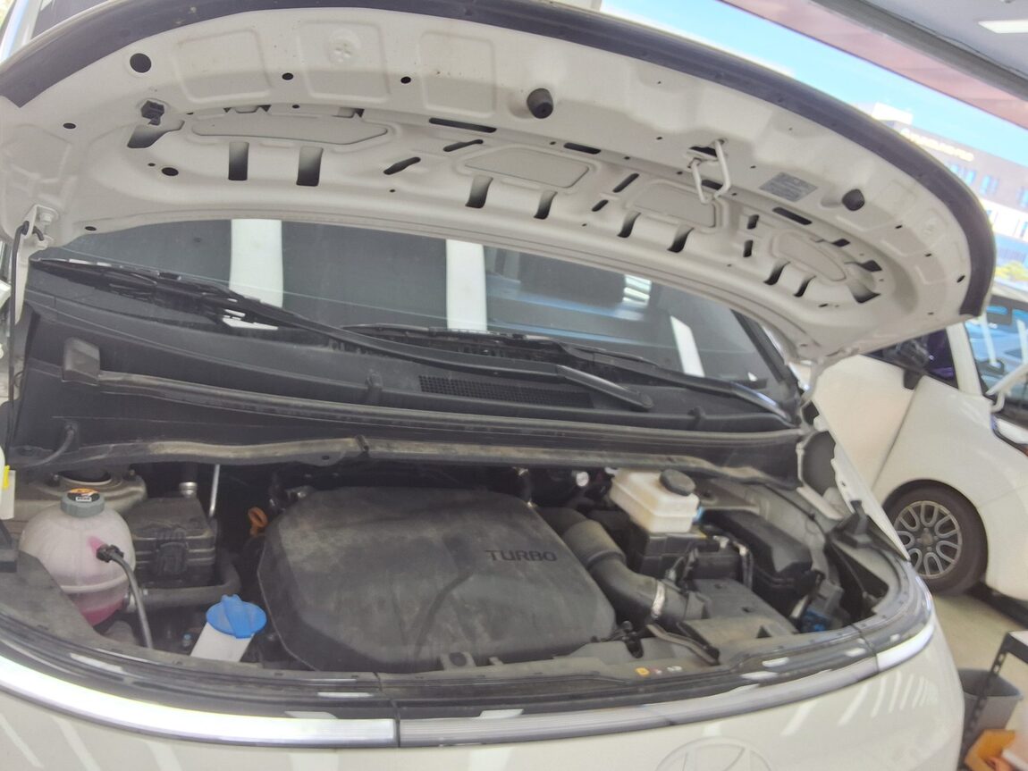 HYUNDAI STARIA 2.2 DIESEL TOURER 9-SEATER 2WD MODERN 2025 - zdjęcie 20