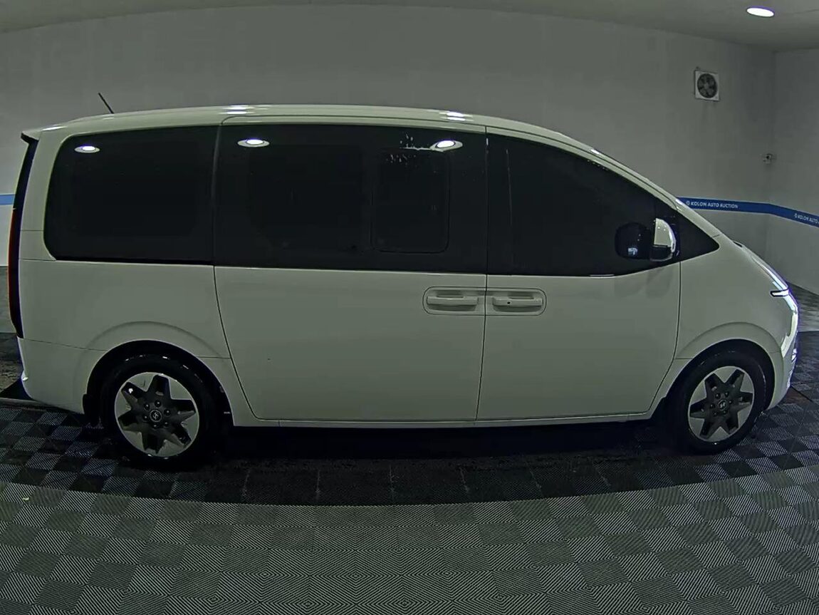 HYUNDAI STARIA 2.2 DIESEL TOURER 9-SEATER 2WD MODERN 2025 - zdjęcie 4
