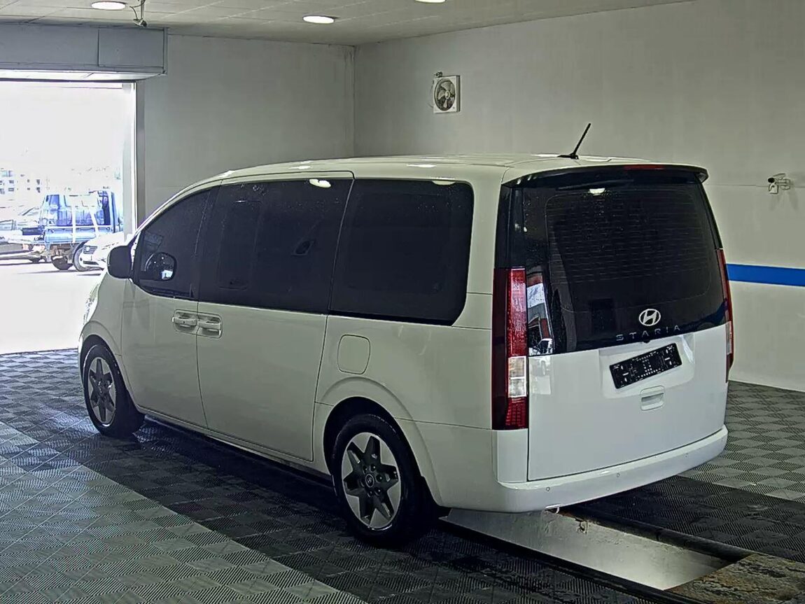 HYUNDAI STARIA 2.2 DIESEL TOURER 9-SEATER 2WD MODERN 2025 - zdjęcie 6