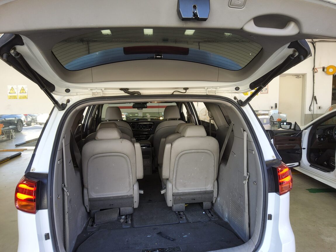 KIA THE NEW CARNIVAL 9-SEATER DIESEL PRESTIGE 2020 - zdjęcie 15