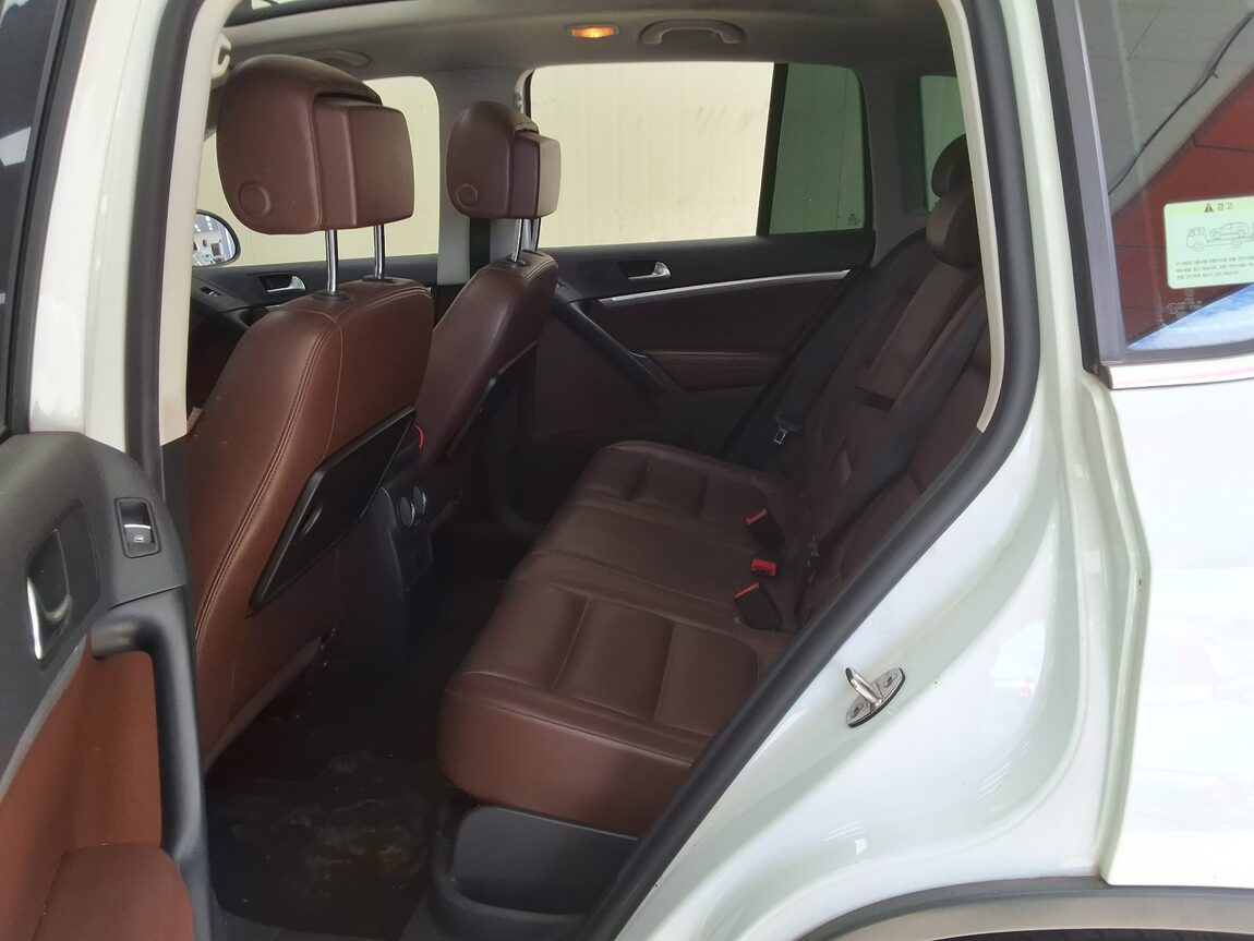 VOLKSWAGEN TIGUAN 2.0 TDI BLUEMOTION PREMIUM 2015 - zdjęcie 13