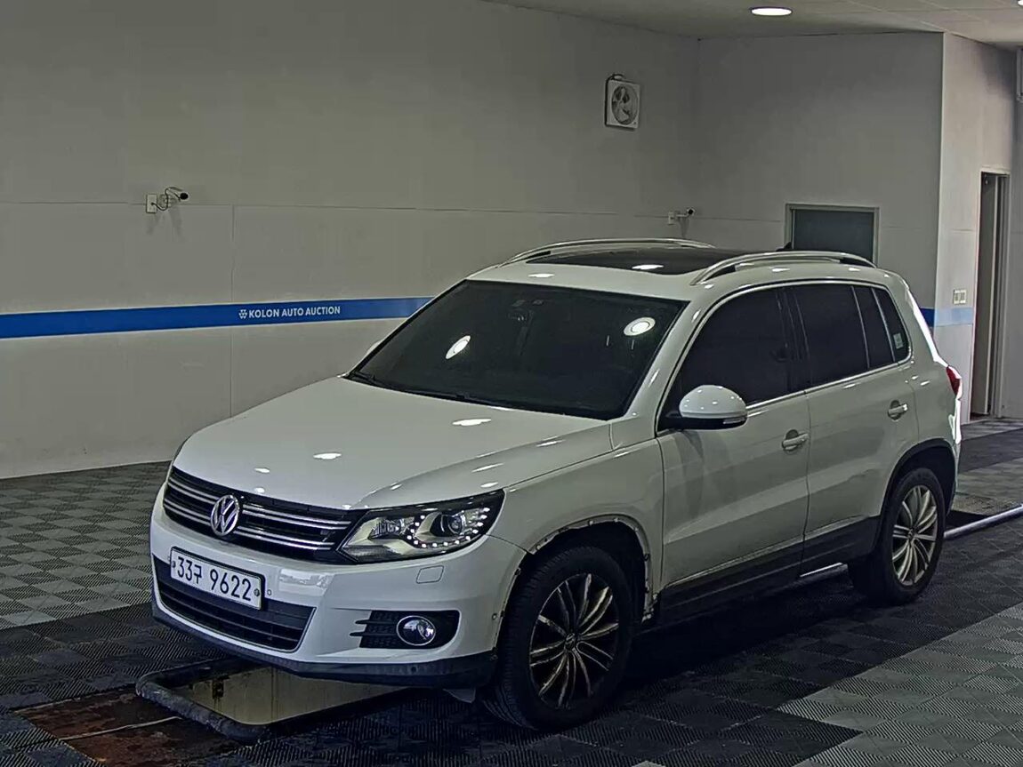 VOLKSWAGEN TIGUAN 2.0 TDI BLUEMOTION PREMIUM 2015 - zdjęcie 2