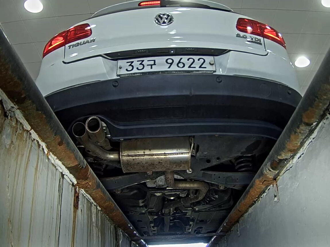 VOLKSWAGEN TIGUAN 2.0 TDI BLUEMOTION PREMIUM 2015 - zdjęcie 8